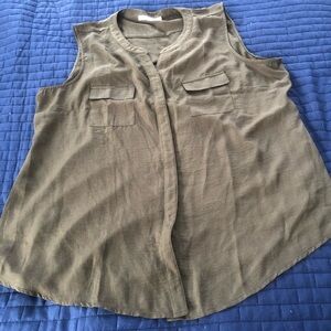 Ricki's Green Sleeveless Boxy Blouse with Mandarin Collar- button up front